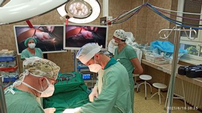 Operačná liečba chirurgických pacientov skalickej nemocnice je s použitím novej laparoskopickej veže bezpečnejšia. Unikátna prístrojová technika bola financovaná s podporou EU fondov