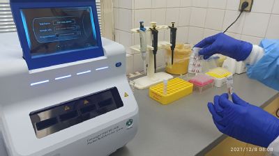 Skalická nemocnica ponúka expresné PCR vyšetrenie SARS-CoV-2 pozitivity Výsledok PCR testu je známy do 3 hodín  