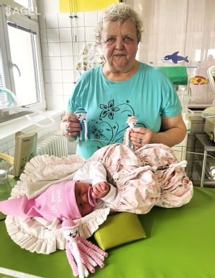  Novorodencom skalickej nemocnice pomáhajú darované háčkované chobotničky